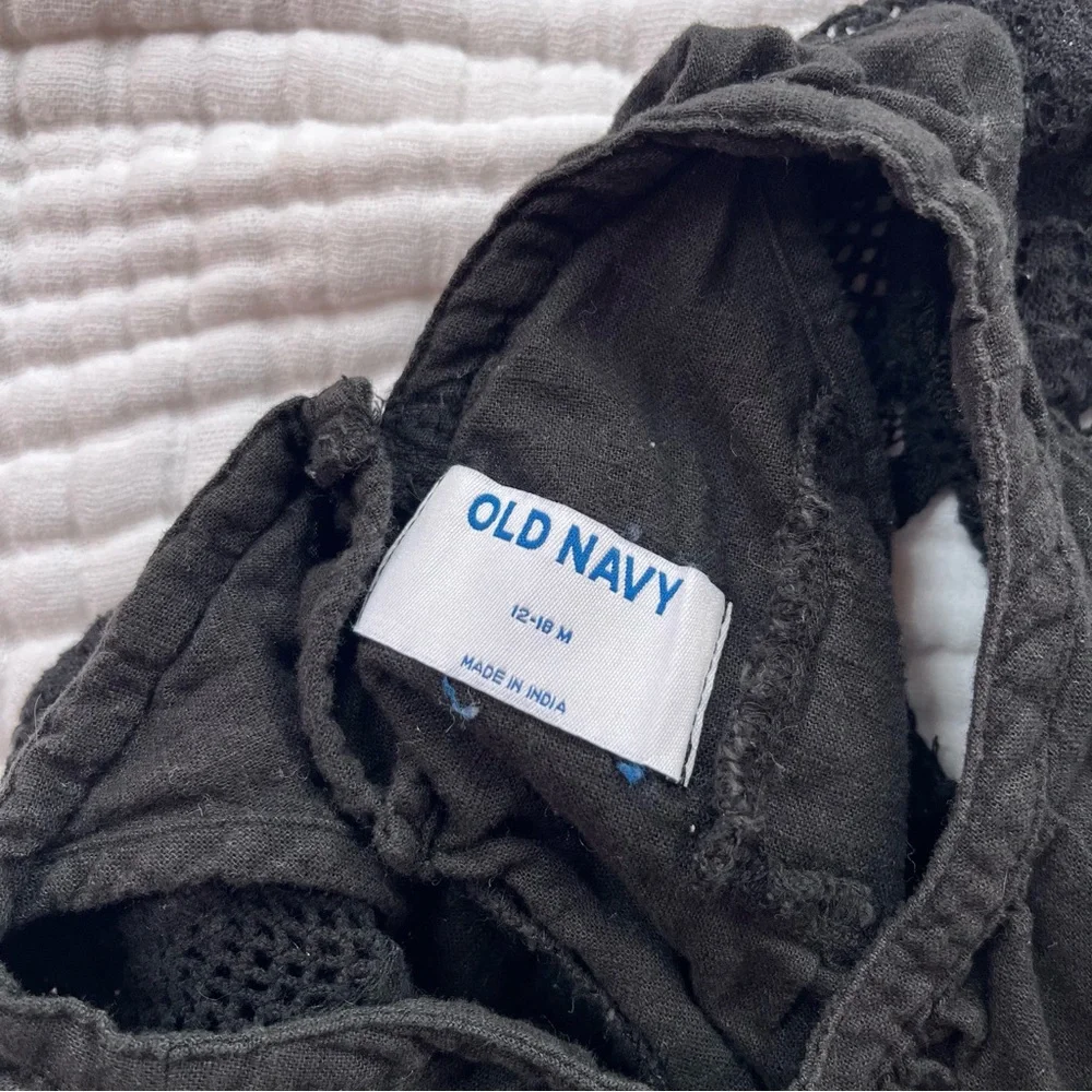 Old Navy solid black